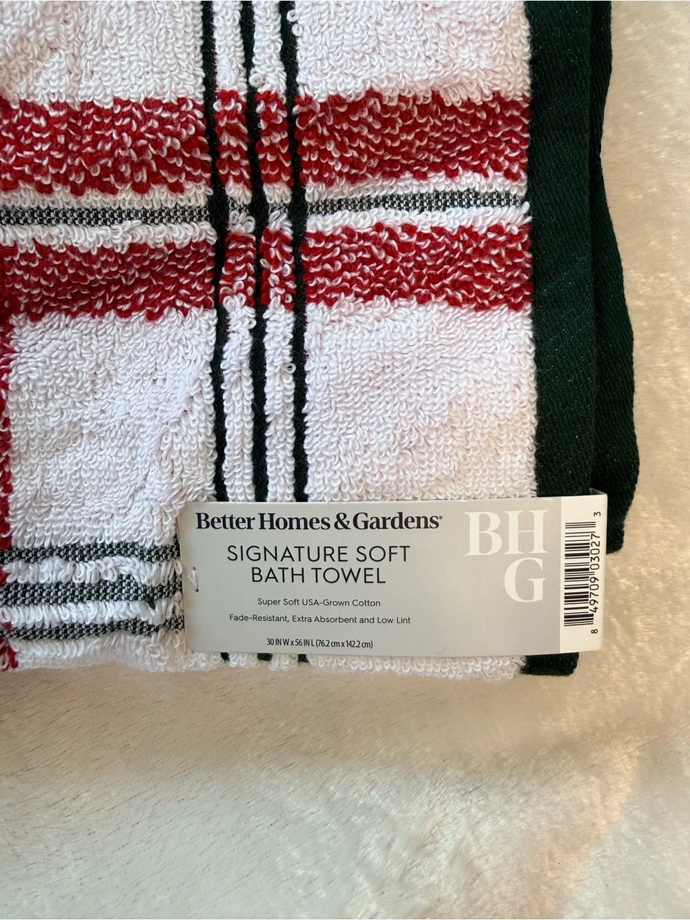 Better Homes And Gardens Red and Green Plaid Bath Towel